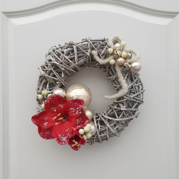Amaryllis mit Kugeln - Gut Dekoriert